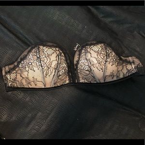 strapless Victoria’s Secret bombshell bra